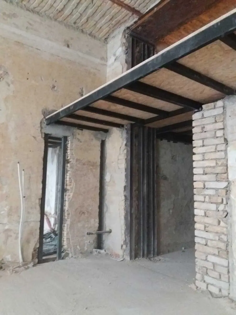 Falba epitett galeria – egyedi fémszerkezet a Lakatosháztól