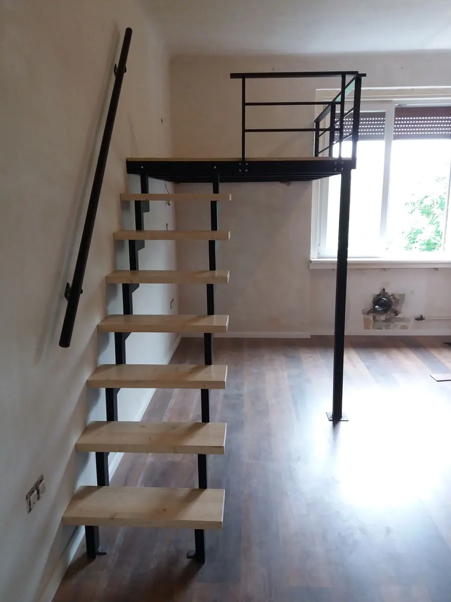 Fekvo galeria – egyedi fémszerkezet a Lakatosháztól